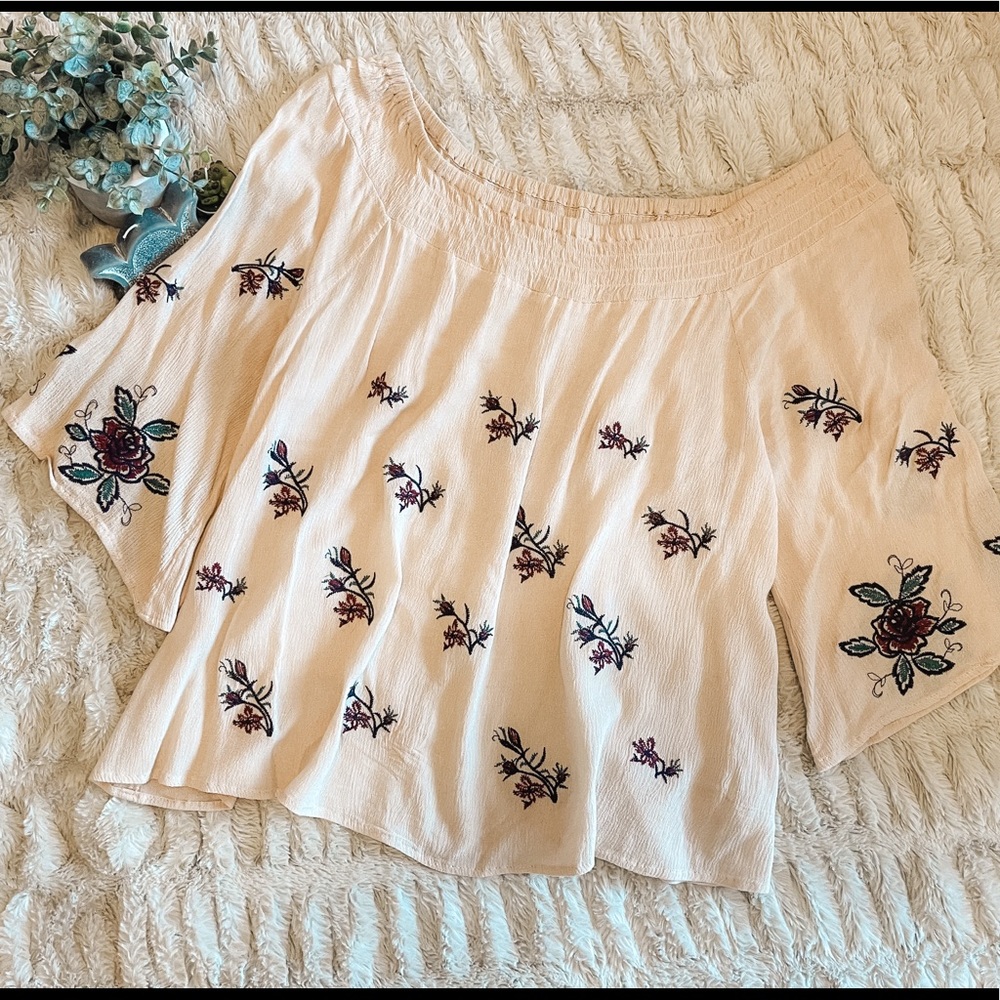 Women’s off the shoulder blouse